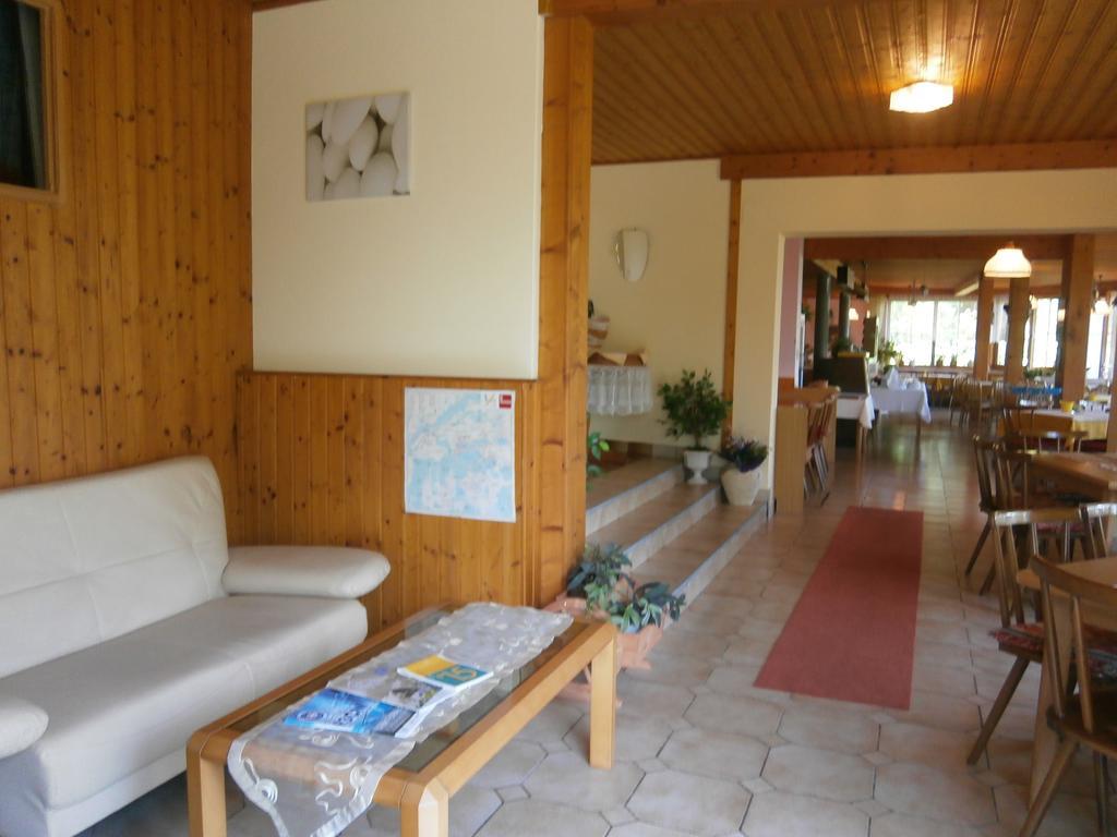 Ferienpension Garni Hubert Rigelnik Sankt Kanzian am Klopeiner See Exteriör bild